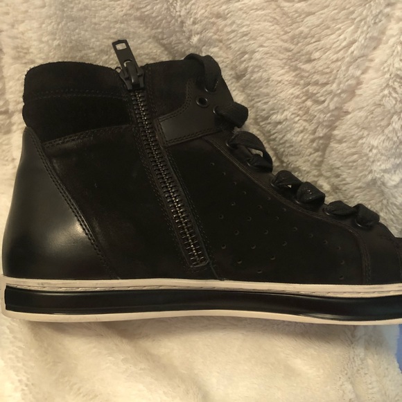 Kenneth Cole Other - Men’s Kenneth Cole black high top size 8.5M